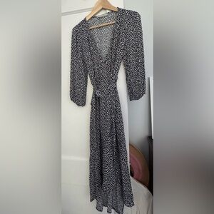 Abercrombie & Fitch Black and White Long Sleeve Dress